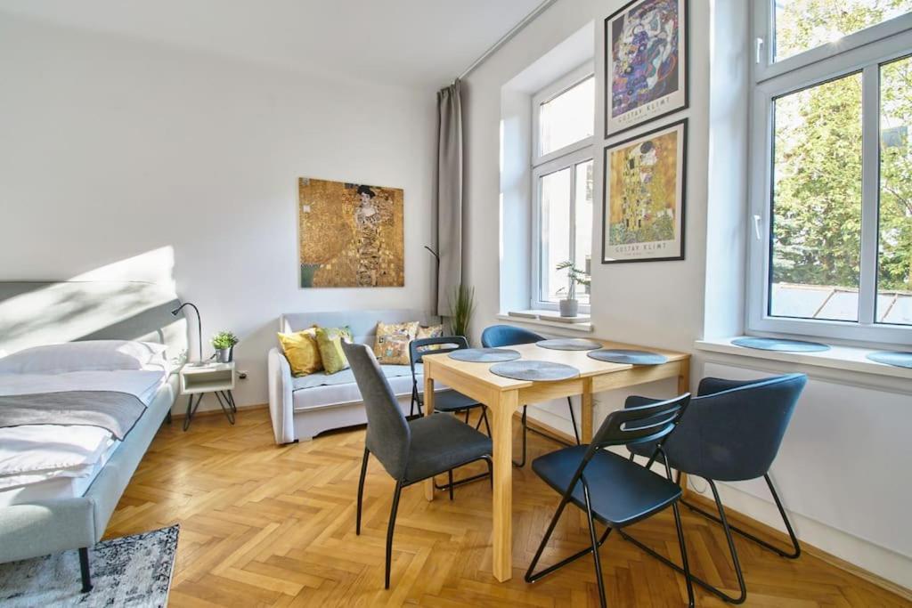 Posh - Stylish & Urban Viena